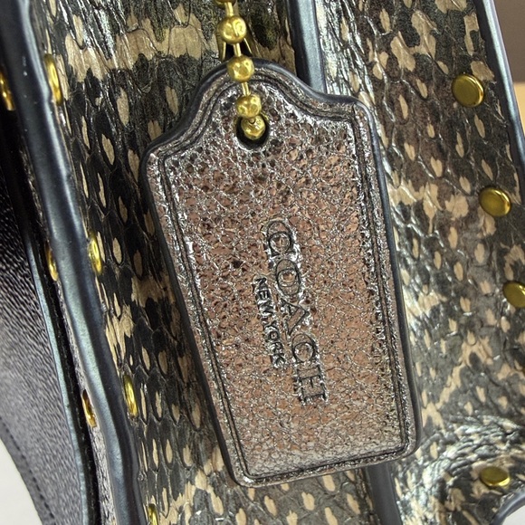💥COACH - PARKER 18 IN SIGNATURE CANVAS WITH RIVETS AND SNAKESKIN DETAIL -45U583 - Picture 8 of 17